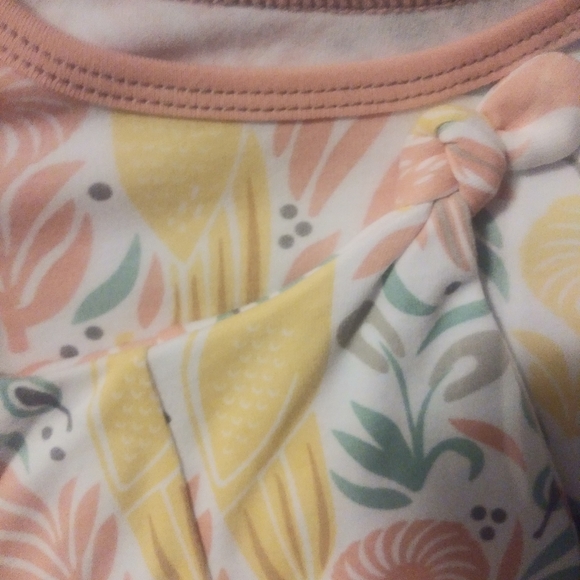 Dwell Studio Cap &Gown Set - Picture 4 of 4